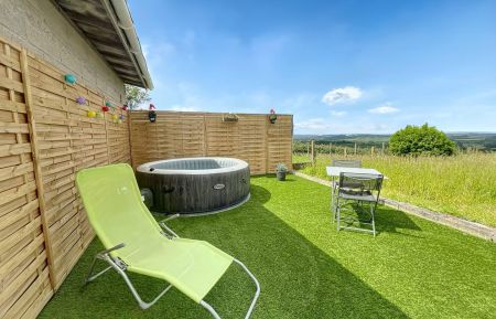 Terrasse avec Spa gonflable et salon de jardin Gîte n°G622453 Saint-Martin-Boulogne - Pas-de-Calais - Terrasse avec Spa gonflable et salon de jardin