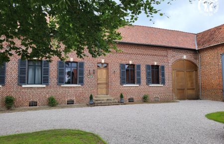 Façade du gîte depuis la cour Gîte n°G622545 Douriez - Pas-de-Calais - Façade du gîte depuis la cour