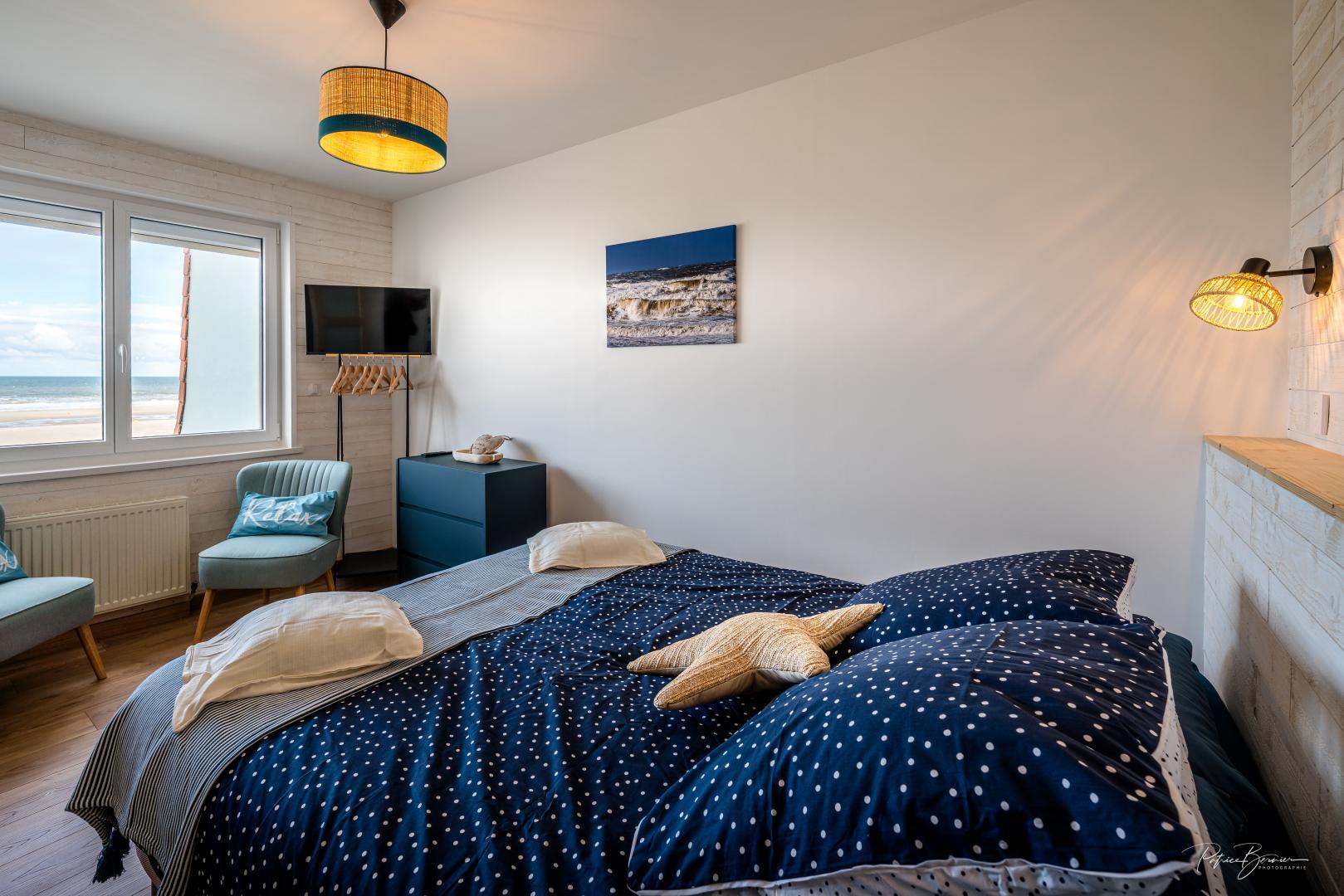 Chambre avec lit 160x200cm et salle d'eau attenante photo 1