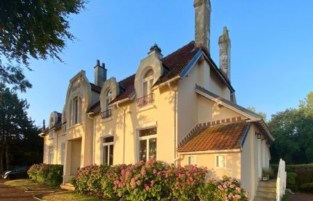 G&icirc;te n&deg;G726796 Saint-&Eacute;tienne-au-Mont - Pas-de-Calais - ENTREE DU GITE AVEC PARKING PRIVATIF