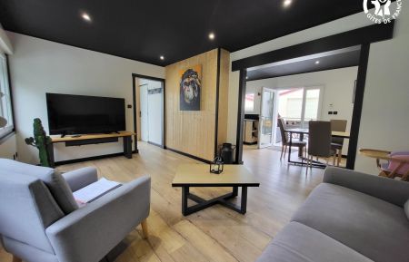 G&icirc;te n&deg;G622449 Offin - Pas-de-Calais - Pi&egrave;ce de vie avec coin salon, espace repas et cuisine &eacute;quip&eacute;e