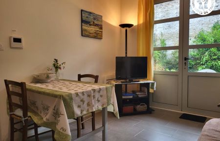 G&icirc;te n&deg;G622124 Saint-Omer - Pas-de-Calais - Pi&egrave;ce &agrave; vivre avec cuisine &eacute;quip&eacute;e, coin repas et salon
