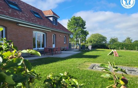 G&icirc;te n&deg;G622666 Questrecques - Pas-de-Calais - Jardin avec pommiers 