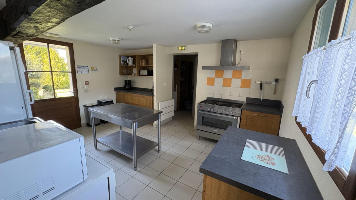 Espace séjour avec cheminée