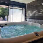 Jacuzzi dans le gite 