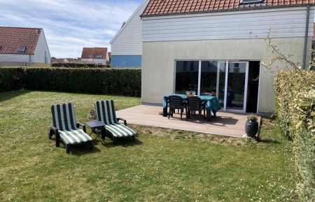 G&icirc;te n&deg;G622572 Wimereux - Pas-de-Calais - Jardin clos avec meubles de jardin