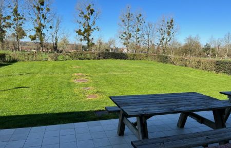 G&icirc;te de groupe n&deg;G622603 Belle-et-Houllefort - Pas-de-Calais - Jardin et terrasse du g&icirc;te