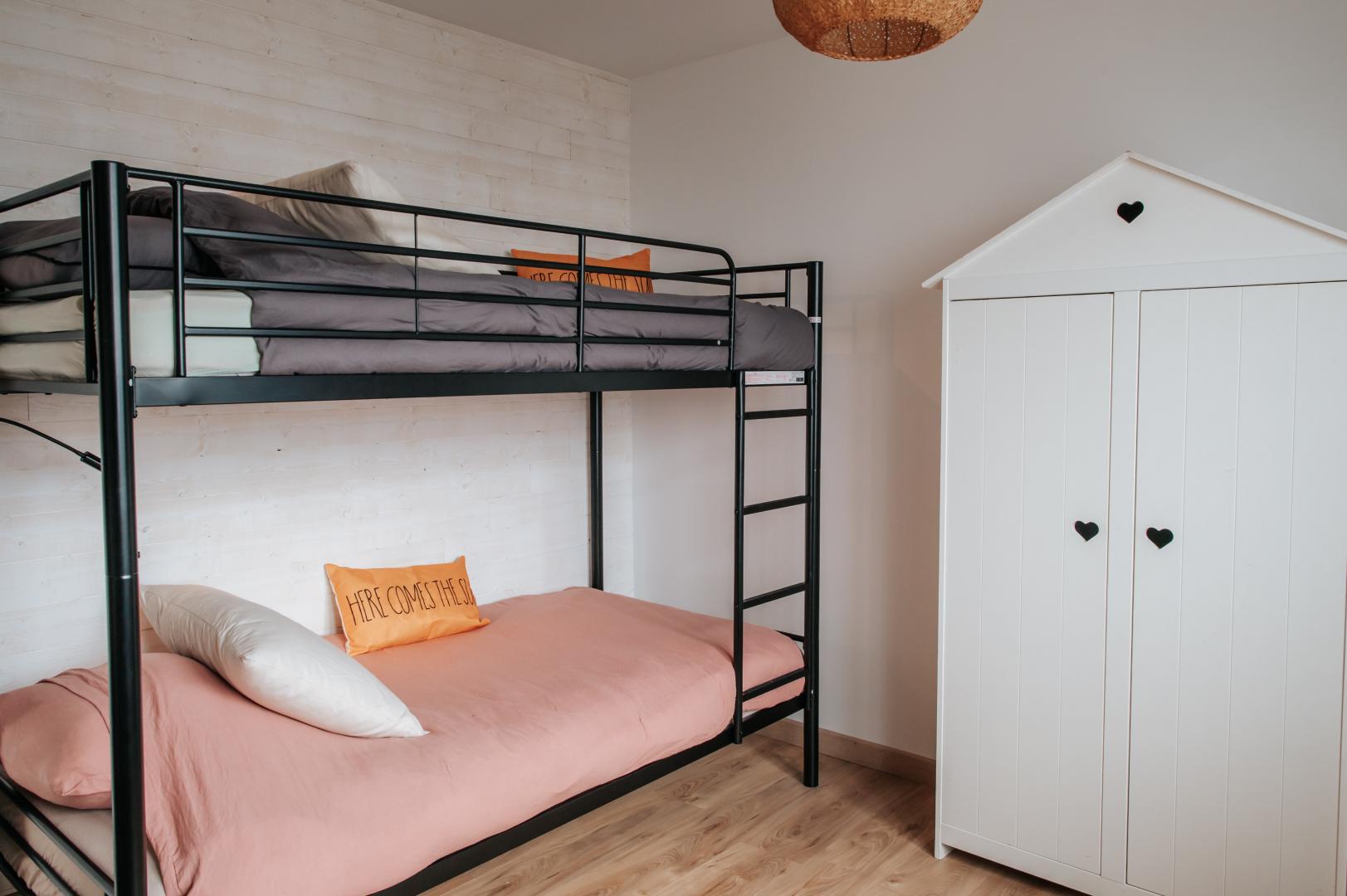 2 lits 90x190cm superposés dans la 1ère partie de la 3ème chambres photo 12
