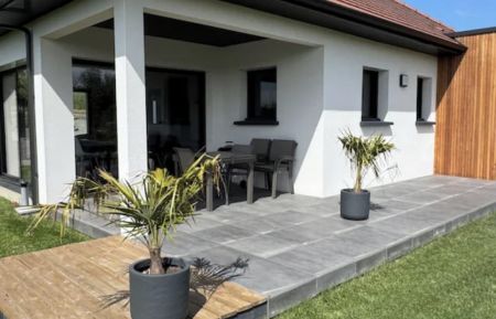 G&icirc;te n&deg;G622401 Pihen-l&egrave;s-Gu&icirc;nes - Pas-de-Calais - Vue terrasse 