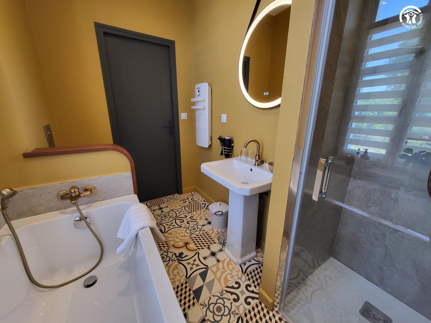 Salle de bain attenante photo 33