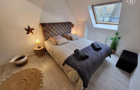 Chambre à l'étage avec un lit 160x200 et un dressing Gîte n°G622410 Le Portel - Pas-de-Calais - Chambre à l'étage avec un lit 160x200 et un dressing