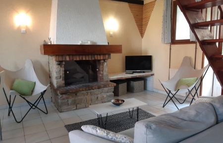 G&icirc;te n&deg;G2433 Audinghen - Pas-de-Calais - Salon, t&eacute;l&eacute;vision, wifi gratuit(la chemin&eacute;e ne fonctionne pas)