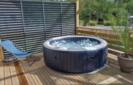 G&icirc;te n&deg;G622111 Saint-&Eacute;tienne-au-Mont - Pas-de-Calais - jacuzzi