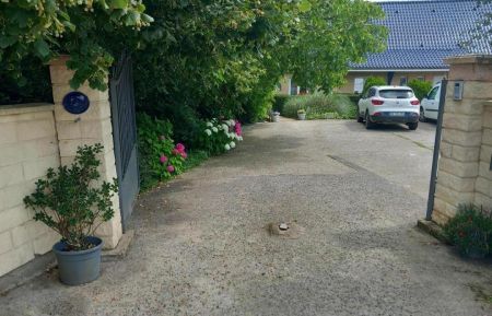 G&icirc;te n&deg;G622406 Pihem - Pas-de-Calais - entr&eacute;e vue route